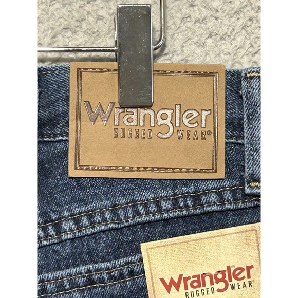 Wrangler Rugged Wear Mens Classic‎ Fit Blue Denim Jeans 38x34 Outdoors Western - Picture 14 of 14